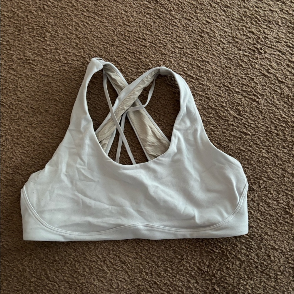 Lululemon White Sports Bra with Crisscross Straps​​​